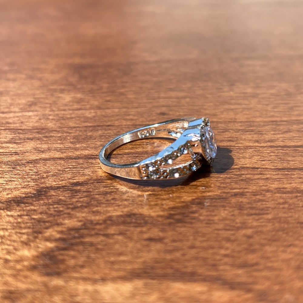 Cubic Zerconia/Rindstone Ring - Picture 4 of 4